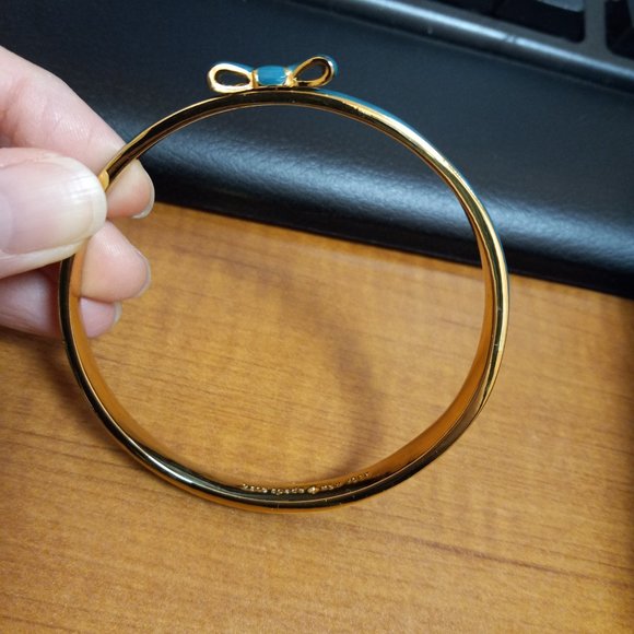 Bow Bracelet - Picture 2 of 4